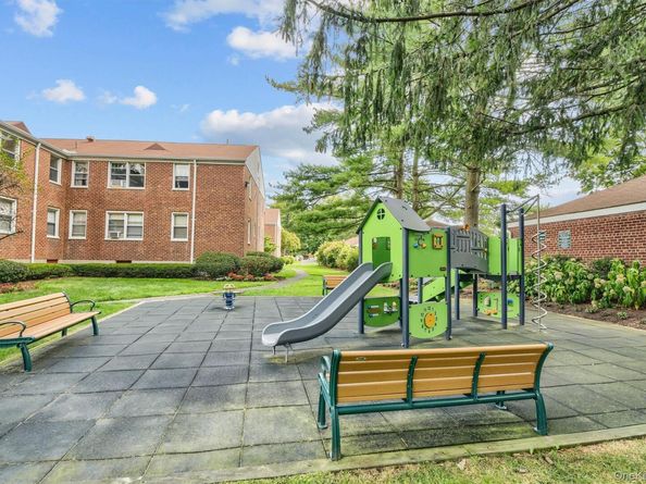 6 Bryant Crescent 1H, White Plains NY 10605