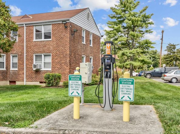 6 Bryant Crescent 1H, White Plains NY 10605