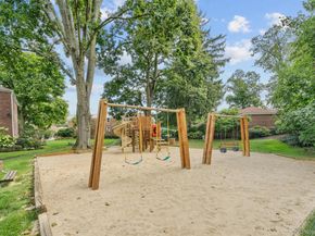 6 Bryant Crescent 1H, White Plains NY 10605