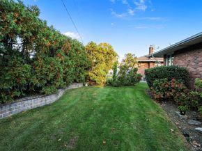 158 Old Courthouse Road, Manhasset Hills NY 11040