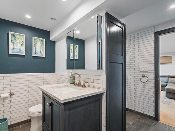 158 Old Courthouse Road, Manhasset Hills NY 11040