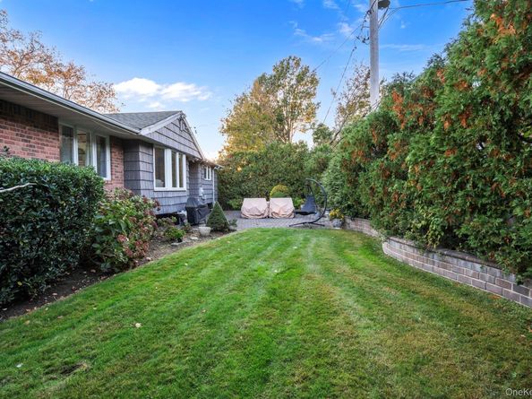 158 Old Courthouse Road, Manhasset Hills NY 11040