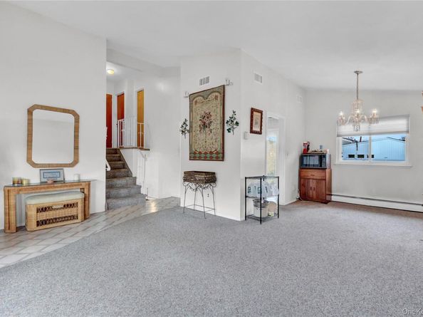 213 W 24th Street, Deer Park NY 11729