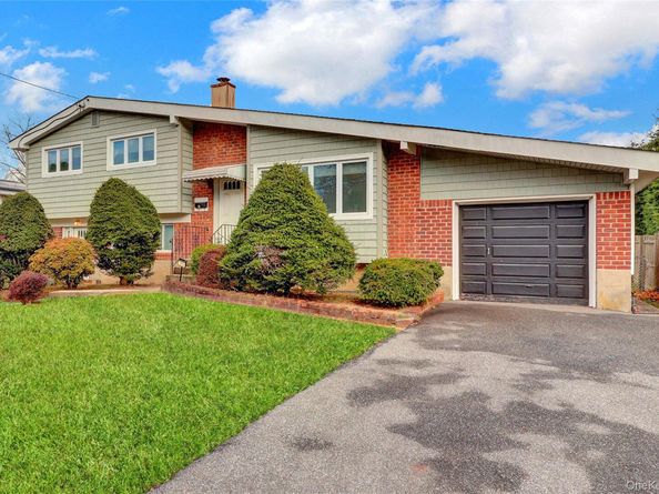 213 W 24th Street, Deer Park NY 11729