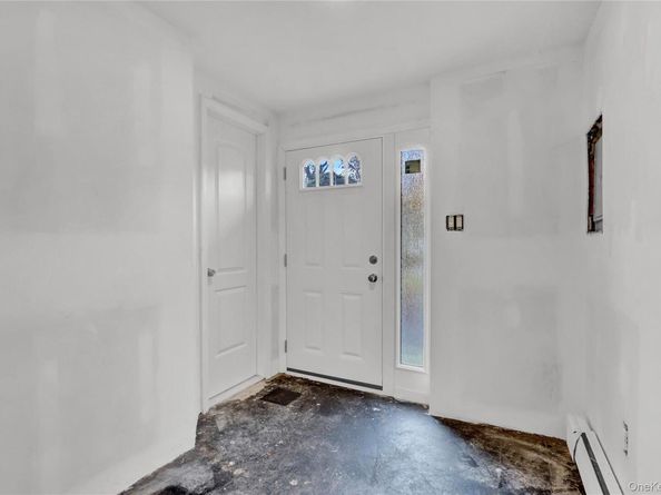 213 W 24th Street, Deer Park NY 11729