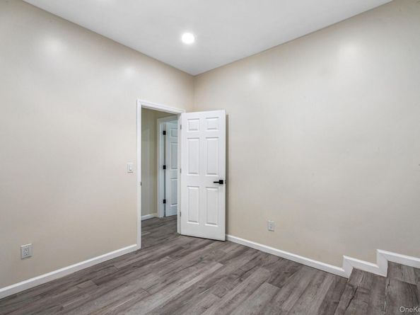 6 Mccue Street, Wheatley Heights NY 11798