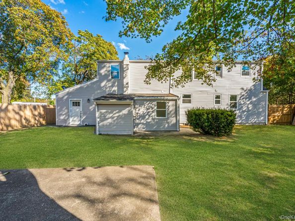 6 Mccue Street, Wheatley Heights NY 11798