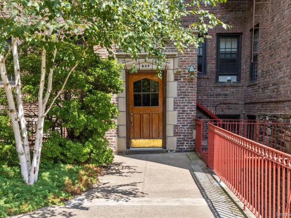 525 W 238th Street 1N, Bronx NY 10463