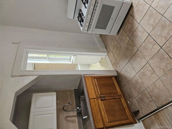 176 Barbey Street 2 floor, Brooklyn NY 11207