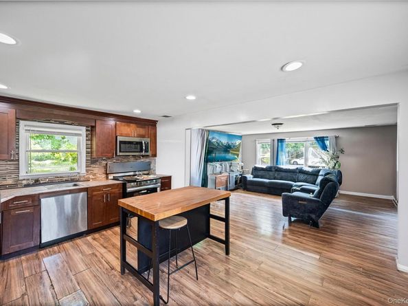 1113 Joselson Avenue, Bay Shore NY 11706