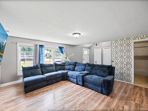 1113 Joselson Avenue, Bay Shore NY 11706