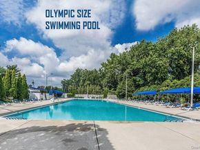 6 W West Mill Drive 2D, Great Neck NY 11021