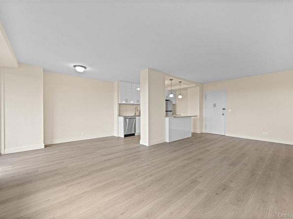 820 Boynton Avenue 17B, Bronx NY 10473