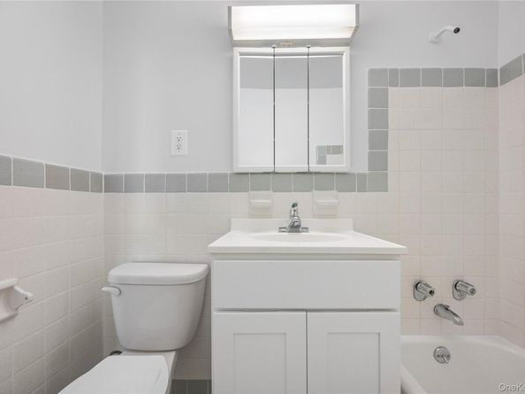 820 Boynton Avenue 17B, Bronx NY 10473