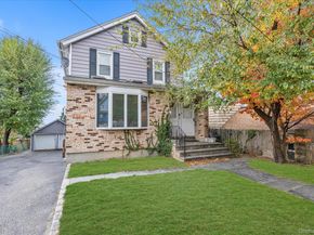 8 Jackson Street, Glen Cove NY 11542