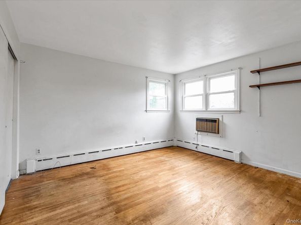 8 Jackson Street, Glen Cove NY 11542