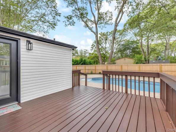 253 Versa Place, Sayville NY 11782