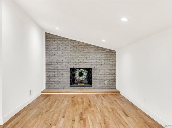 253 Versa Place, Sayville NY 11782