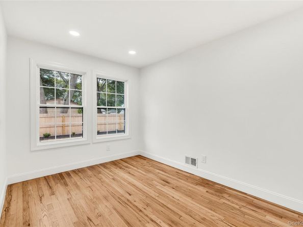 253 Versa Place, Sayville NY 11782