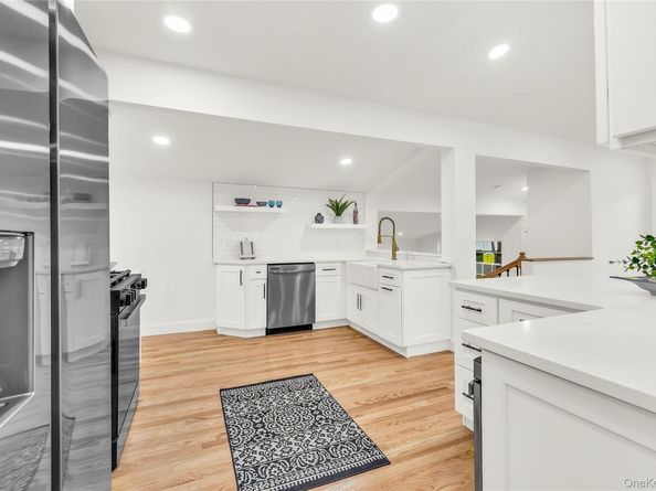 253 Versa Place, Sayville NY 11782