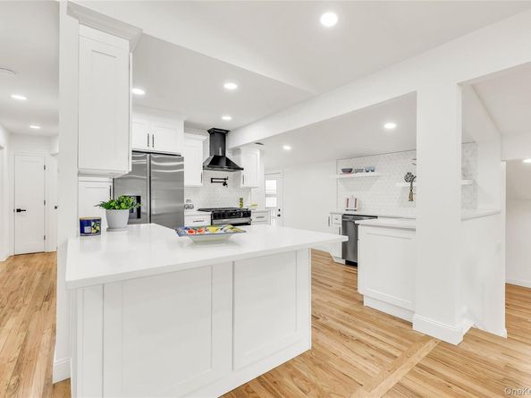253 Versa Place, Sayville NY 11782