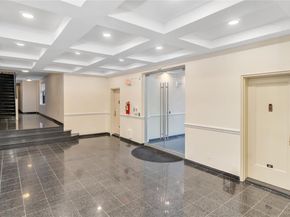 15 Canterbury Road D18, Great Neck NY 11021