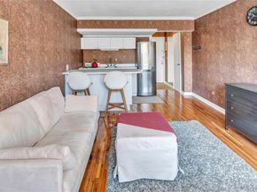 15 Canterbury Road D18, Great Neck NY 11021