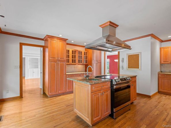 22 Mallard Cove, Centerport NY 11721