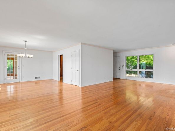 22 Mallard Cove, Centerport NY 11721