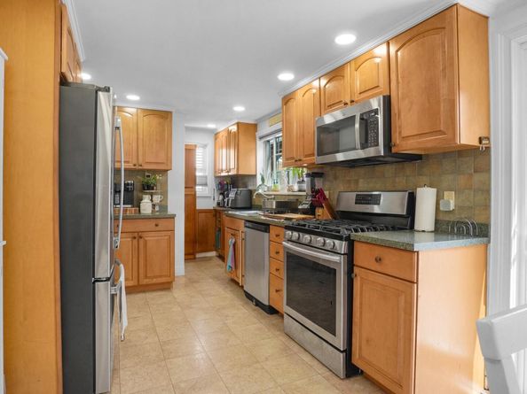 153 Westend, Freeport NY 11520