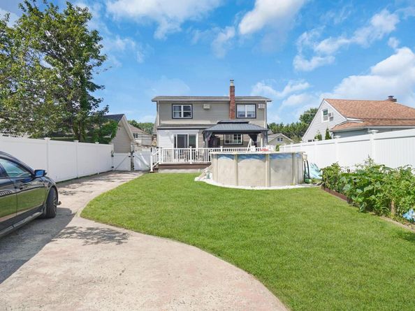 153 Westend, Freeport NY 11520