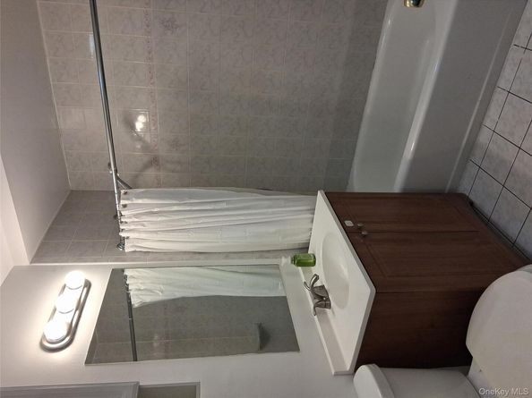200 Davis Avenue 1C, Bronx NY 10465