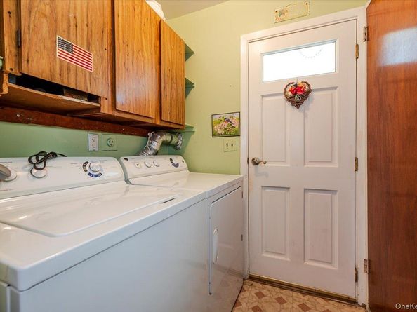 10 Meadow Road, Inwood NY 11096