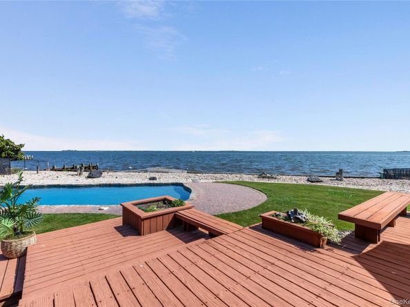 167 Secatogue Lane W, West Islip NY 11795