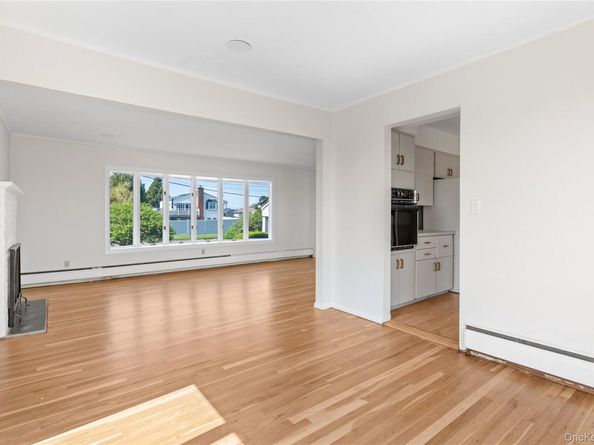 167 Secatogue Lane W, West Islip NY 11795
