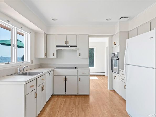 167 Secatogue Lane W, West Islip NY 11795