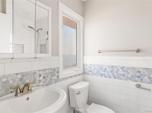 167 Secatogue Lane W, West Islip NY 11795
