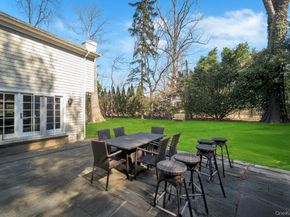 3 School House Lane, Great Neck NY 11020