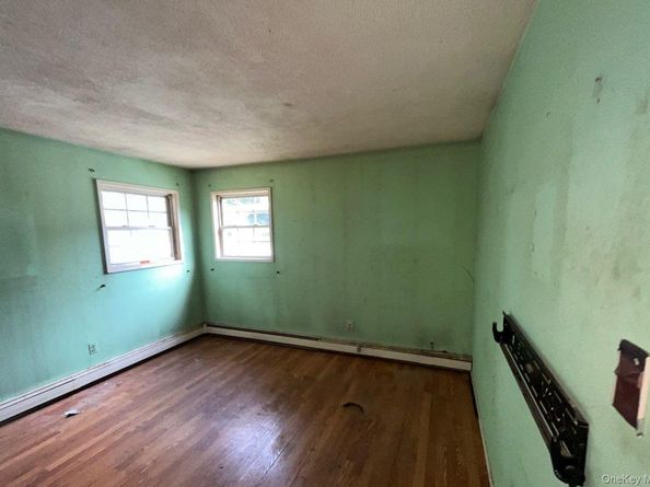 17 Appel Drive E, Shirley NY 11967