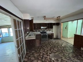 17 Appel Drive E, Shirley NY 11967
