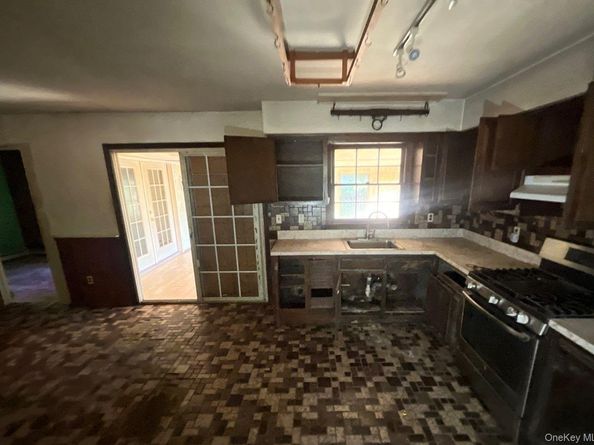17 Appel Drive E, Shirley NY 11967