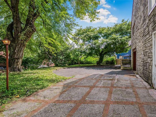 39 Hillcrest, Hartsdale NY 10530