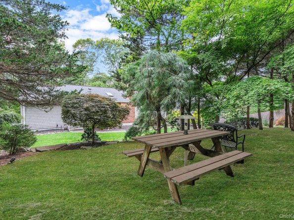 25 Woodville Road, Shoreham NY 11786