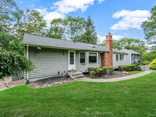 25 Woodville Road, Shoreham NY 11786