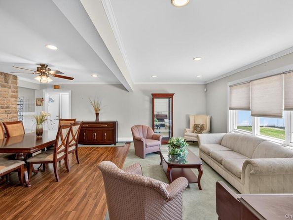 22 Twin Lane N, Wantagh NY 11793