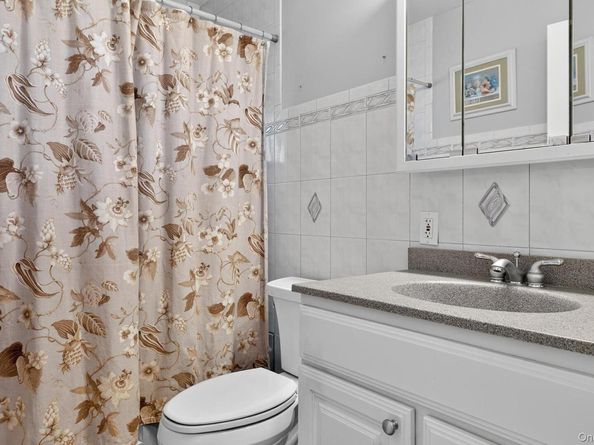 22 Twin Lane N, Wantagh NY 11793