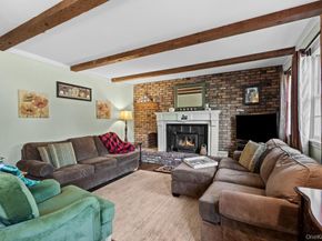 37 Newark Street, Lindenhurst NY 11757