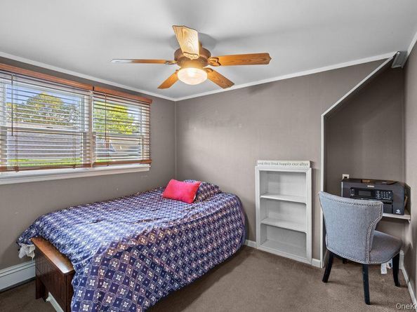 37 Newark Street, Lindenhurst NY 11757