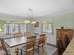 37 Newark Street, Lindenhurst NY 11757