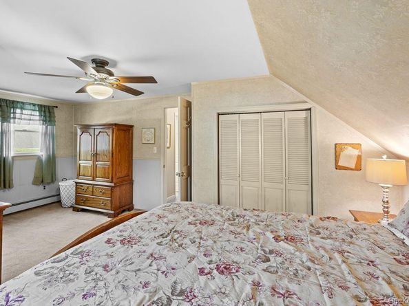 37 Newark Street, Lindenhurst NY 11757